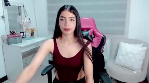 Snapshot of valentinasweet_ chatting on 02-21-26, 01:17 Valentina online show from 02-21-26, 01:17