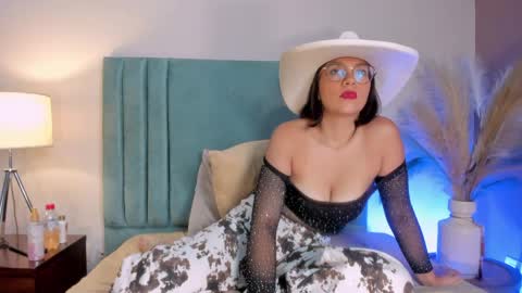 Valentina Vega online show from 06-04-26, 01:55