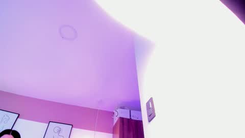 Mia  online show from 11-23-25, 07:35