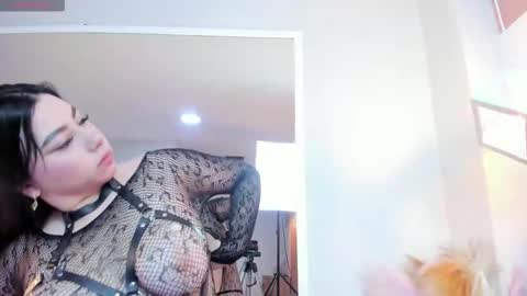 Mia  online show from 02-01-26, 12:15