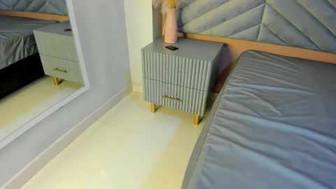 Mia  online show from 02-14-26, 07:10