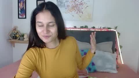 V A L E N T I N I online show from 10-23-25, 08:18