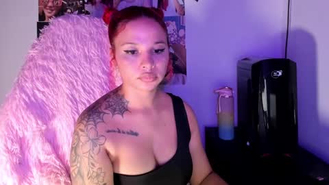 Danielle  Please help me to reach 300 thumbs up online show from 01-14-25, 03:11