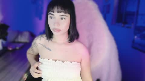 Danielle  Please help me to reach 300 thumbs up online show from 05-30-26, 07:05