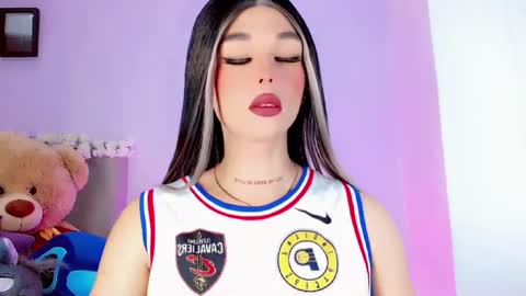 Snapshot of valentinne_marian chatting on 01-18-25, 06:45 Marian online show from 01-18-25, 06:45