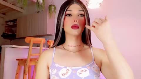 Snapshot of valentinne_marian chatting on 02-09-25, 12:08 Marian online show from 02-09-25, 12:08