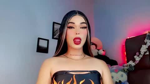 Snapshot of valentinne_marian chatting on 09-18-25, 08:27 Marian online show from 09-18-25, 08:27