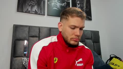 Snapshot of valentino_ferrari28 chatting on 12-22-24, 02:17 Valentino Ferrari online show from 12-22-24, 02:17