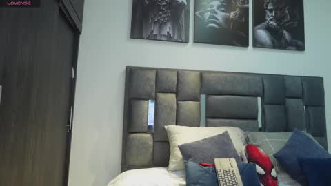 Snapshot of valentino_ferrari28 chatting on 02-15-25, 09:37 Valentino Ferrari online show from 02-15-25, 09:37