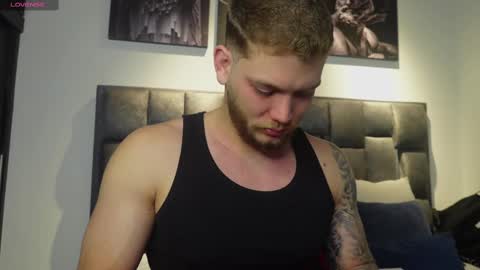 Snapshot of valentino_ferrari28 chatting on 03-04-25, 02:10 Valentino Ferrari online show from 03-04-25, 02:10