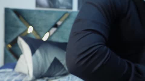 Snapshot of valentino_ferrari28 chatting on 10-15-25, 02:11 Valentino Ferrari online show from 10-15-25, 02:11