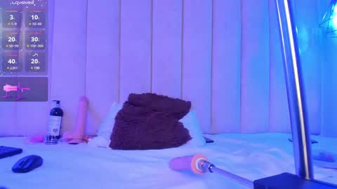 Snapshot of valentinomoreti chatting on 03-07-25, 04:57 Valentino online show from 03-07-25, 04:57