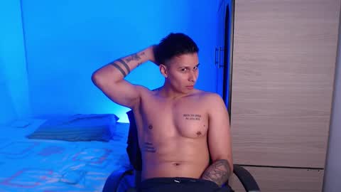 VALENTINO online show from 11-20-25, 08:08