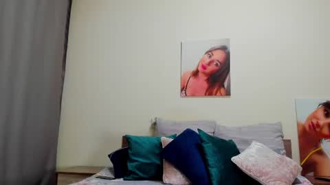 Snapshot of valentono88 chatting on 06-22-26, 01:29 Kate online show from 06-22-26, 01:29
