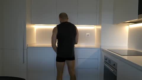 Snapshot of valeraden chatting on 06-23-26, 06:17 Couple online show from 06-23-26, 06:17