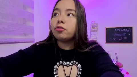 Snapshot of valeria_cherry chatting on 05-13-26, 05:05 valeria online show from 05-13-26, 05:05