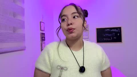 Snapshot of valeria_cherry chatting on 05-14-26, 05:25 valeria online show from 05-14-26, 05:25