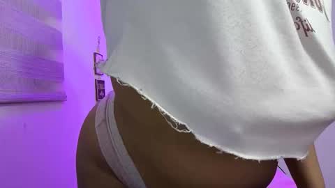 Snapshot of valeria_cherry chatting on 05-15-26, 05:25 valeria online show from 05-15-26, 05:25
