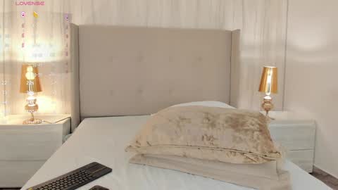 Snapshot of valeriah_ chatting on 12-17-24, 10:34 Valeria online show from 12-17-24, 10:34