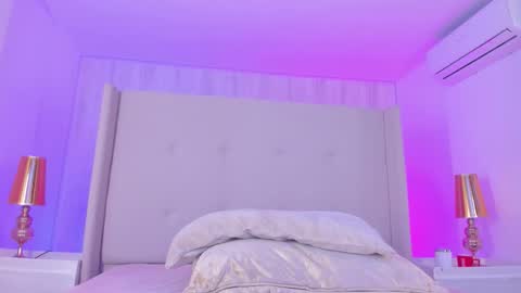 Snapshot of valeriah_ chatting on 11-13-25, 12:04 Valeria online show from 11-13-25, 12:04