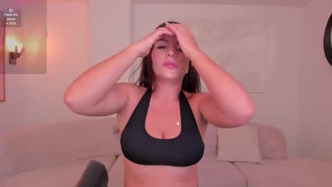 Valeria online show from 12-18-25, 10:32