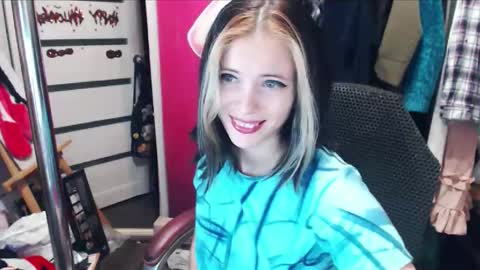 ValeriaXKiss online show from 01-12-25, 12:23