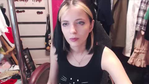 ValeriaXKiss online show from 03-10-25, 06:23