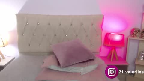Snapshot of valerie_21 chatting on 01-04-25, 12:05 Valeriee online show from 01-04-25, 12:05