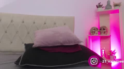 Snapshot of valerie_21 chatting on 01-09-25, 12:09 Valeriee online show from 01-09-25, 12:09