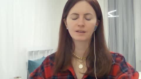 Snapshot of valerie_rose777 chatting on 01-06-25, 06:52 valerie_rose777 online show from 01-06-25, 06:52