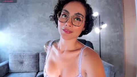  call me Val  online show from 01-09-26, 04:43