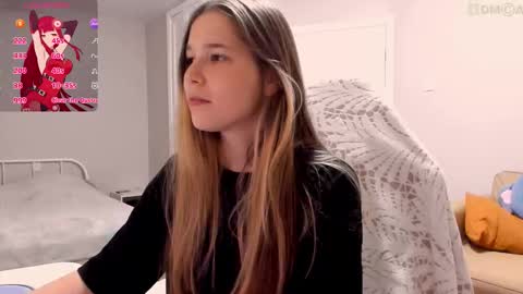 Snapshot of valeriebubbles chatting on 09-23-25, 06:00 Valerie online show from 09-23-25, 06:00