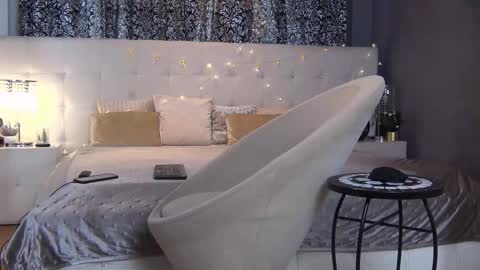 Valerie online show from 12-20-25, 12:23