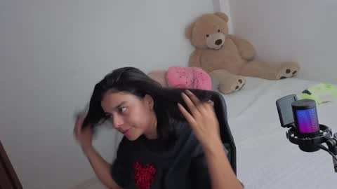 Snapshot of valerihouse_ chatting on 06-03-26, 01:30 valerihouse_ online show from 06-03-26, 01:30