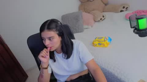valerihouse_ online show from 06-20-26, 02:03