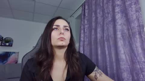 Snapshot of valeriiemills chatting on 11-24-25, 02:28 Valerie online show from 11-24-25, 02:28