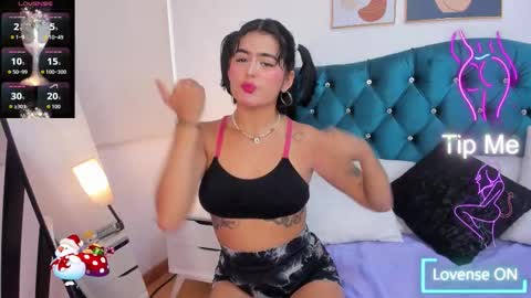 Snapshot of valery_jame chatting on 12-16-25, 08:25 Valery online show from 12-16-25, 08:25