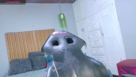 Snapshot of valery_luxx chatting on 01-13-26, 12:32 valery_luxx online show from 01-13-26, 12:32