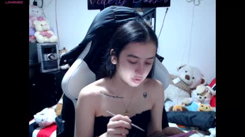 Snapshot of valerybaker1 chatting on 10-27-25, 11:36 B V Naughty online show from 10-27-25, 11:36