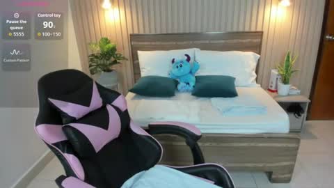 Snapshot of valeryn_rosse chatting on 07-06-26, 07:05 valeryn rosse online show from 07-06-26, 07:05