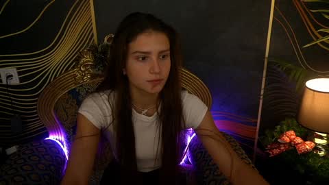 Snapshot of valeryroyale chatting on 12-20-24, 10:49 Valery online show from 12-20-24, 10:49