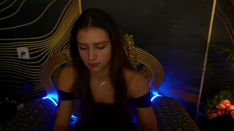 Snapshot of valeryroyale chatting on 12-21-24, 09:01 Valery online show from 12-21-24, 09:01