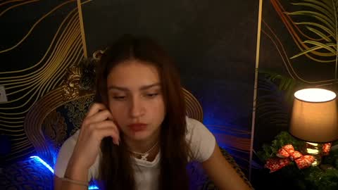 Snapshot of valeryroyale chatting on 12-24-24, 10:44 Valery online show from 12-24-24, 10:44