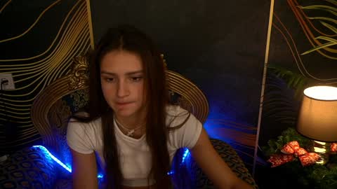 Snapshot of valeryroyale chatting on 12-24-24, 02:44 Valery online show from 12-24-24, 02:44