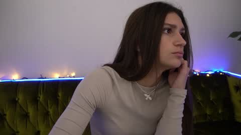 Snapshot of valeryroyale chatting on 12-26-24, 05:19 Valery online show from 12-26-24, 05:19