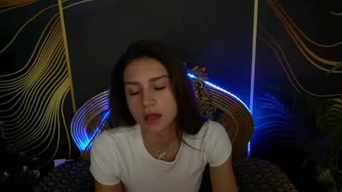 Snapshot of valeryroyale chatting on 01-18-25, 12:15 Valery online show from 01-18-25, 12:15