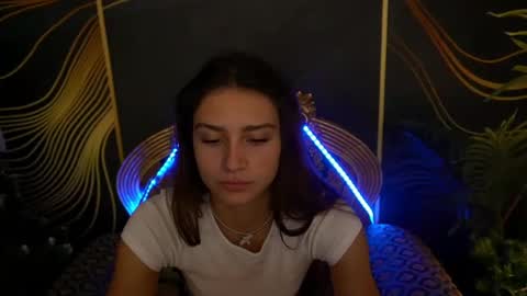 Snapshot of valeryroyale chatting on 01-19-25, 09:22 Valery online show from 01-19-25, 09:22