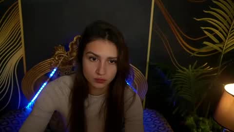 Snapshot of valeryroyale chatting on 01-22-25, 02:35 Valery online show from 01-22-25, 02:35