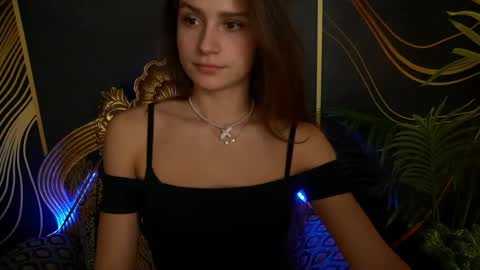 Snapshot of valeryroyale chatting on 01-24-25, 12:10 Valery online show from 01-24-25, 12:10