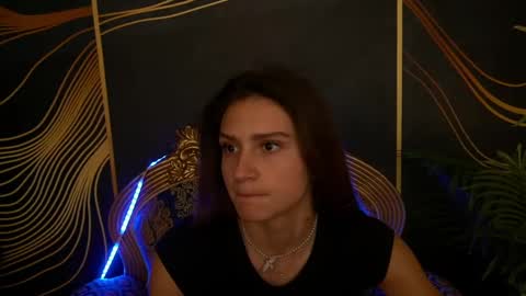 Snapshot of valeryroyale chatting on 01-29-25, 05:35 Valery online show from 01-29-25, 05:35